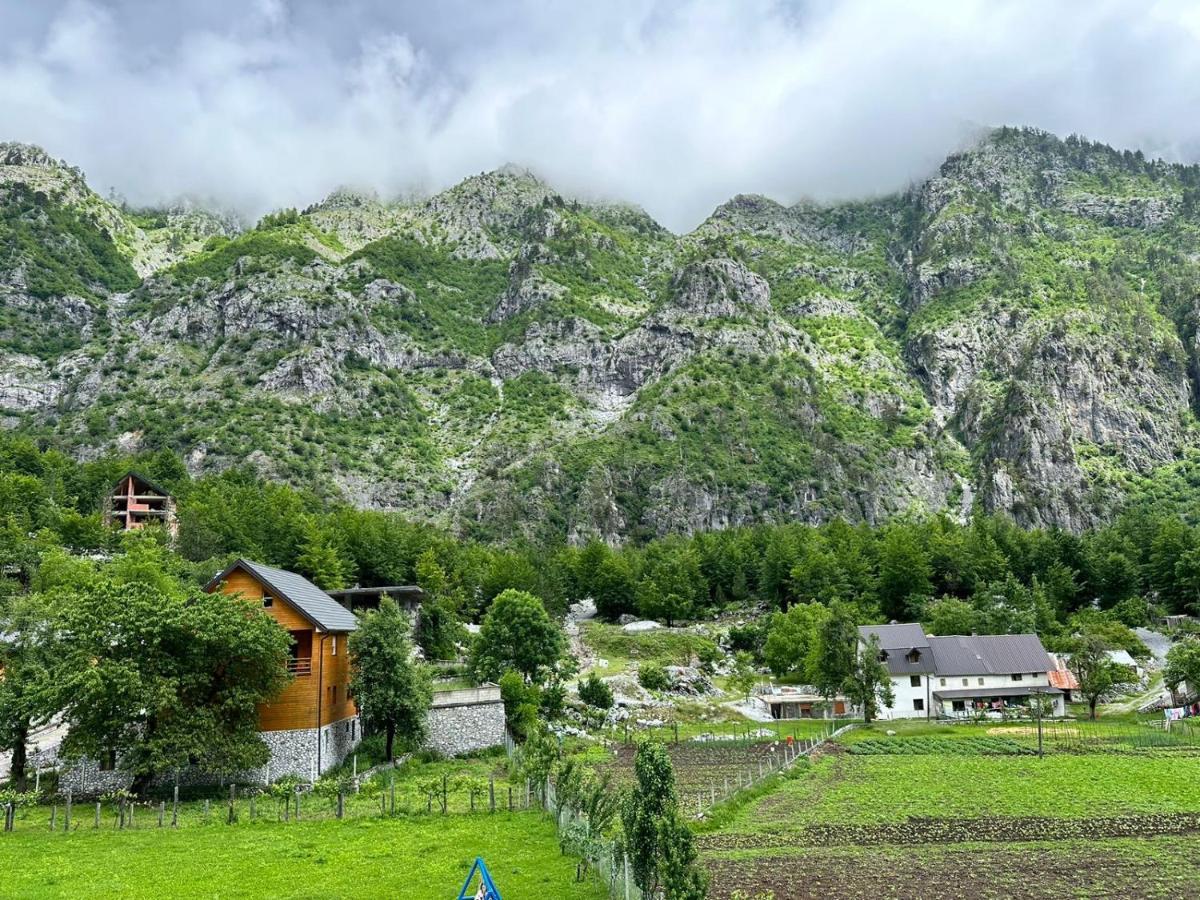 Residence Quku Valbones Luaran gambar