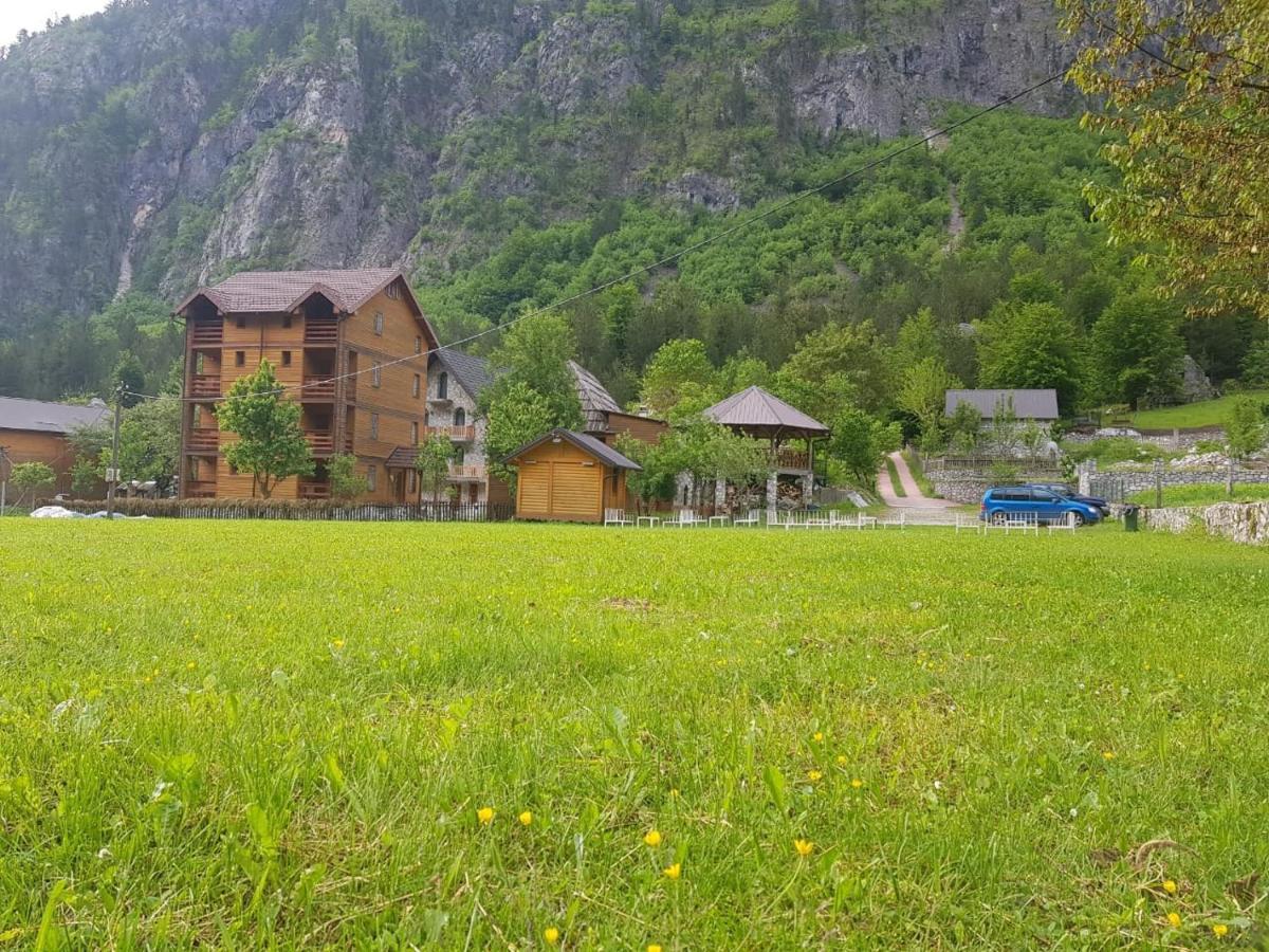 Residence Quku Valbones Luaran gambar